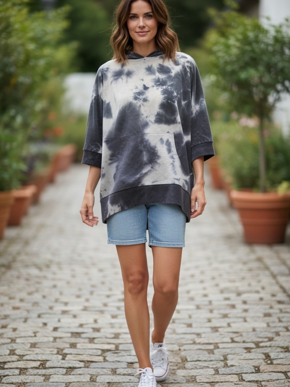 Kim & Cami Black and White Tie-Dye Hooded Pullover